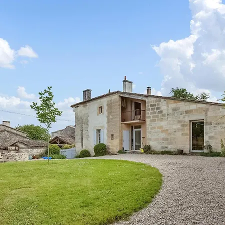 Holiday home Les Charmes *