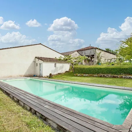 Les Charmes Holiday home